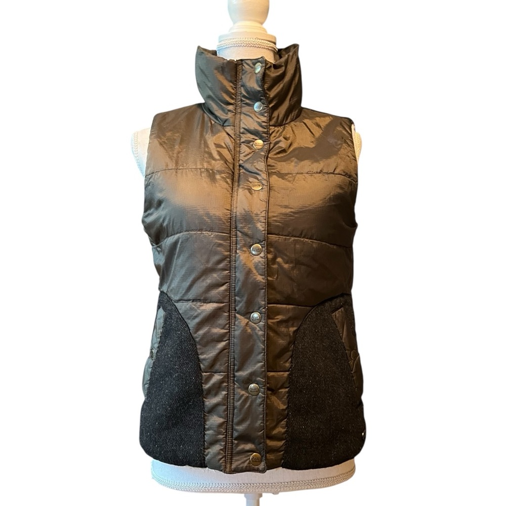 Carve Designs Women's Green and Gray Puffer Vest Size Small